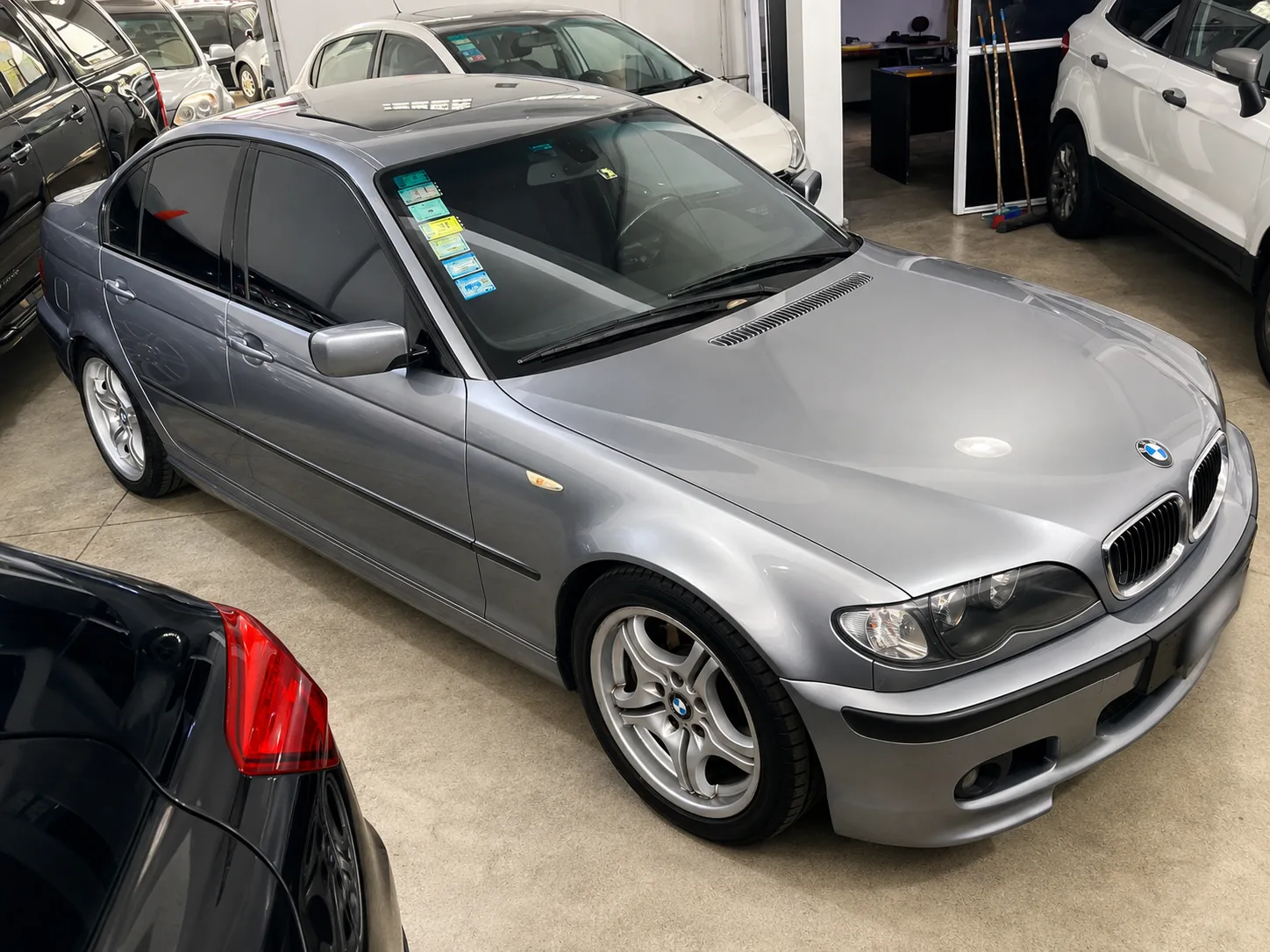 BMW 330 2004